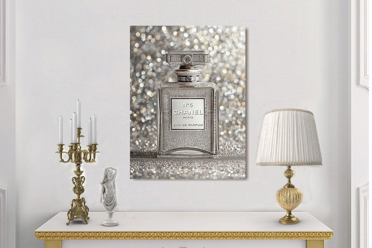 Glasbild «Silberne Parfümflasche 2» 60 × 80 cm – Goldfolie – Ansicht 2