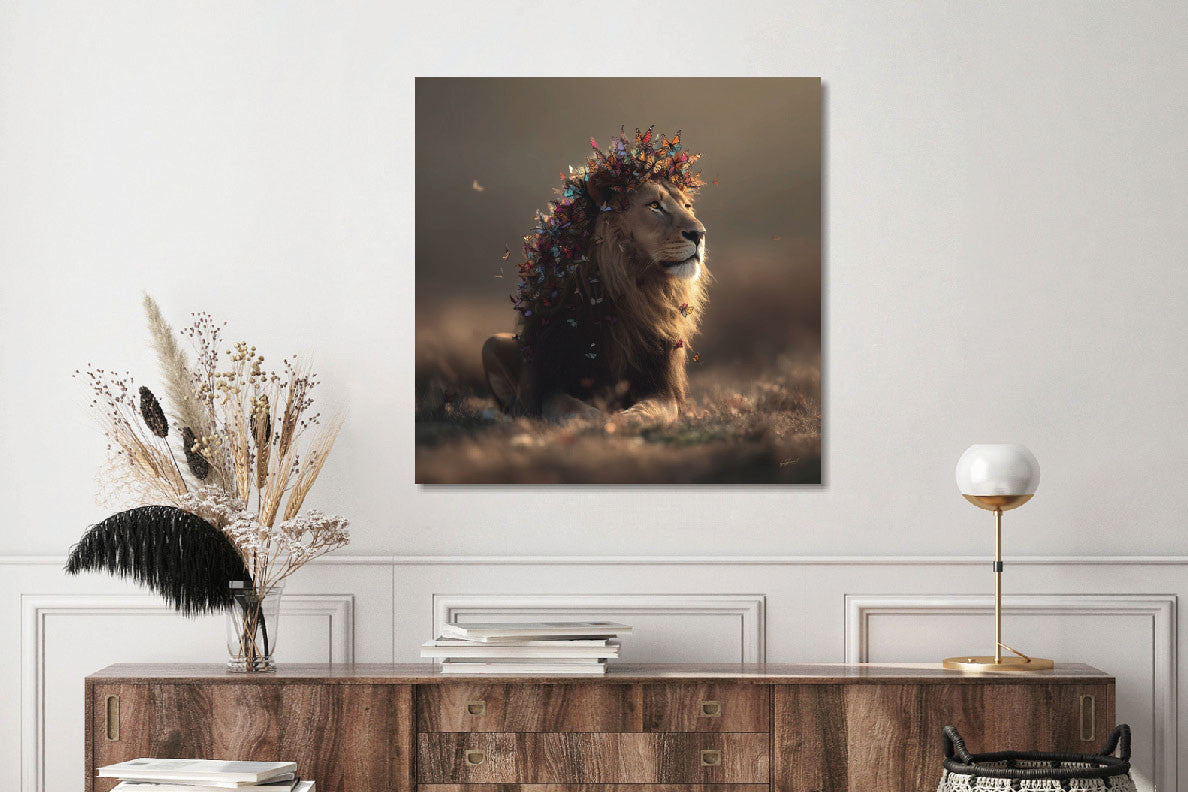Glasbild «Löwe mit Schmetterlingen (links)» 80 × 80 cm – Ansicht 2