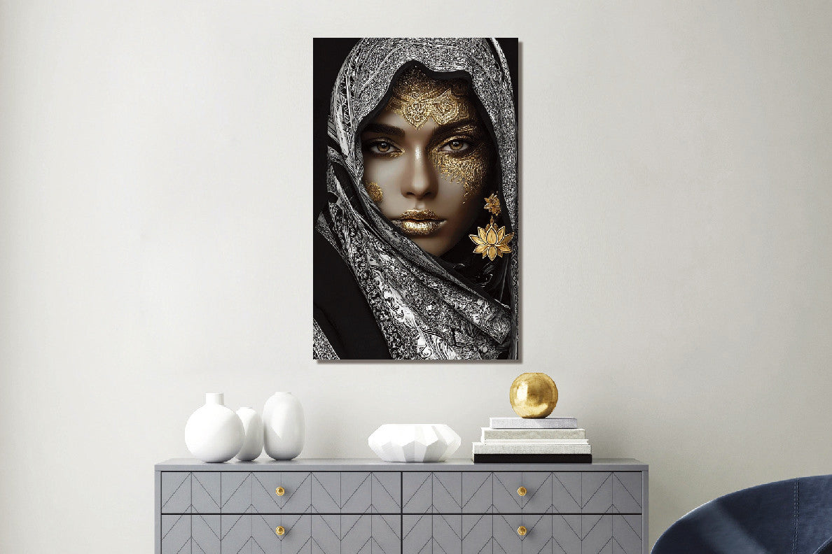 Glasbild «Frau mit Kopftuch» 80 × 120 cm – Ansicht 2