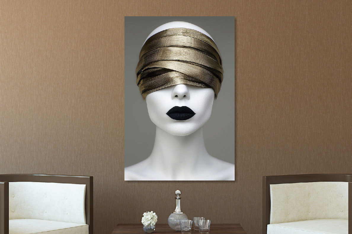 Glasbild «Frau mit goldenem Haarband» 80 × 120 cm – Ansicht 2