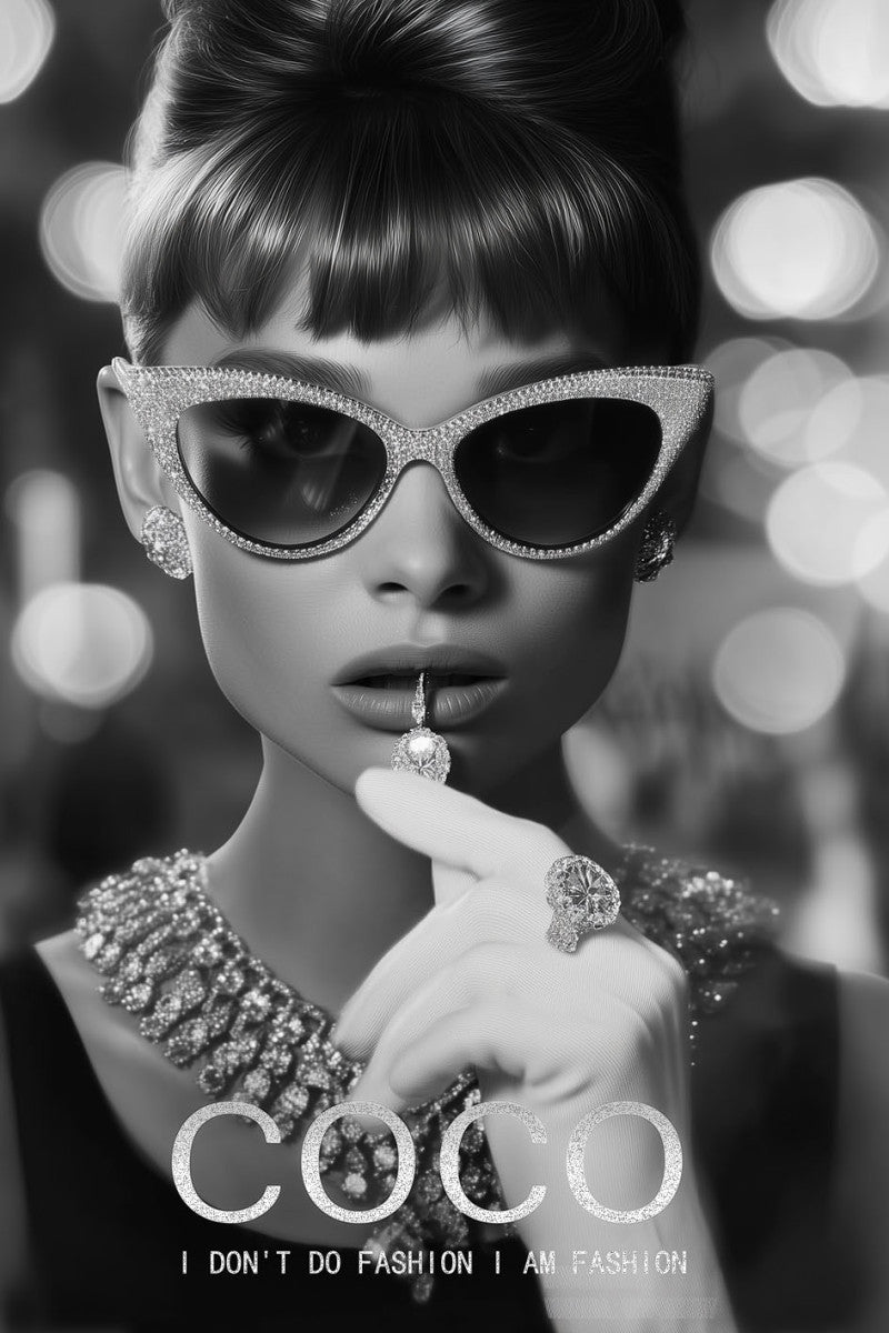Glasbild «Frau mit Lippenstift» 80 × 120 cm