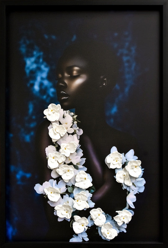 3D wanddecoratie 83x123cm 'Lady with white flowers'