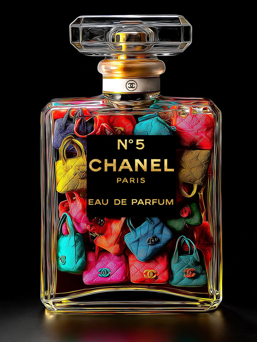 Glasbild «Parfümflasche mit Handtaschen 1» 60 × 80 cm – Goldfolie