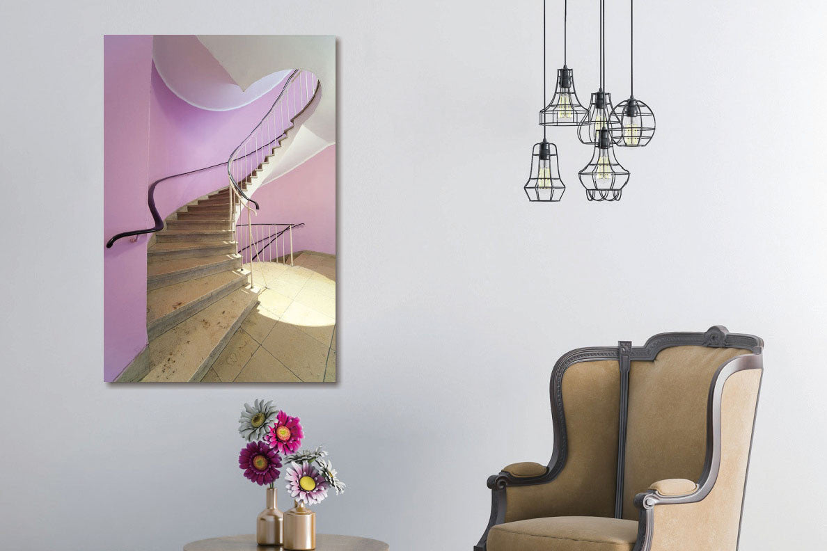 Glasbild 80x120cm Wendeltreppe mit rosa Wand