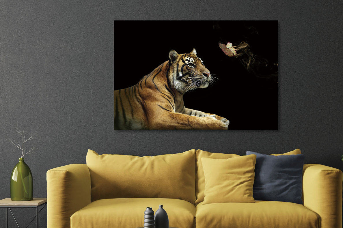 Glasbild 120x80cm Tiger mit Schmetterling